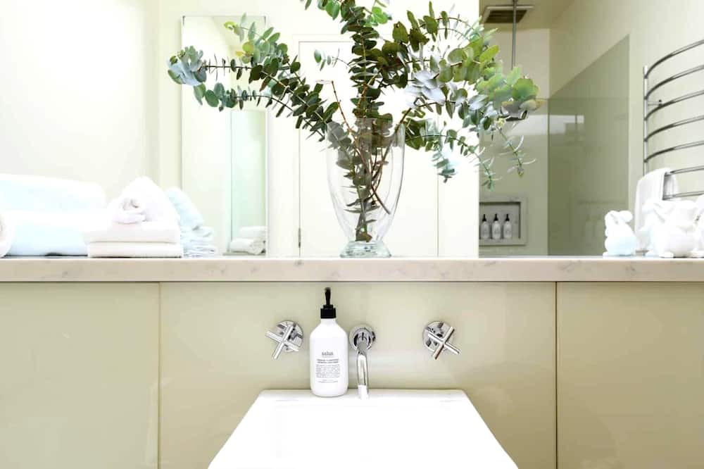 Photo of Others in Barfold