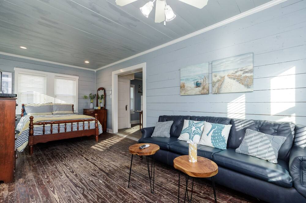 Photo of Bedroom in Del Mar