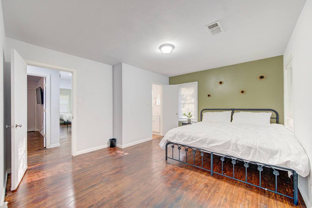 Photo of Bedroom in Beaumont