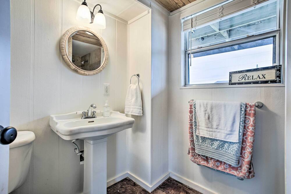Photo of Bathroom in Cedar Lane