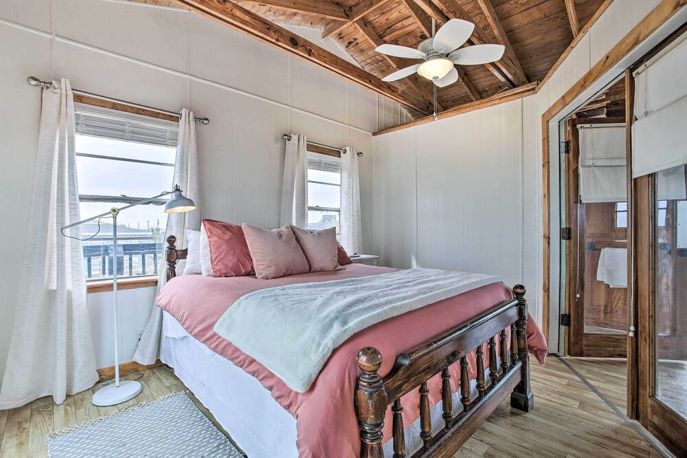 Photo of Bedroom in Cedar Lane