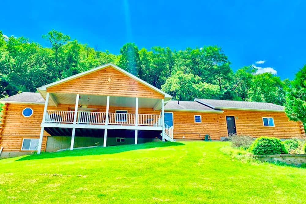 Photo of Outdoor in Lansing