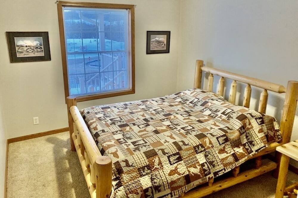 Photo of Bedroom in Lansing