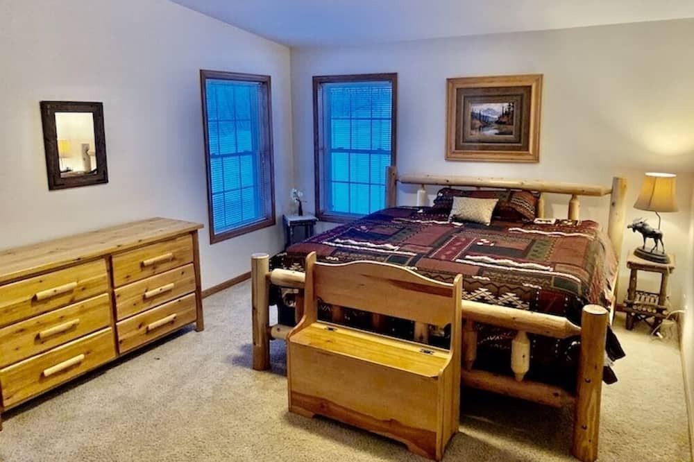 Photo of Bedroom in Lansing