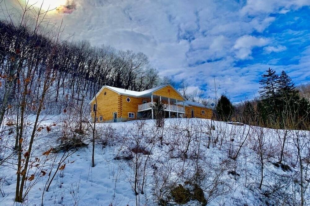 Photo of Outdoor in Lansing