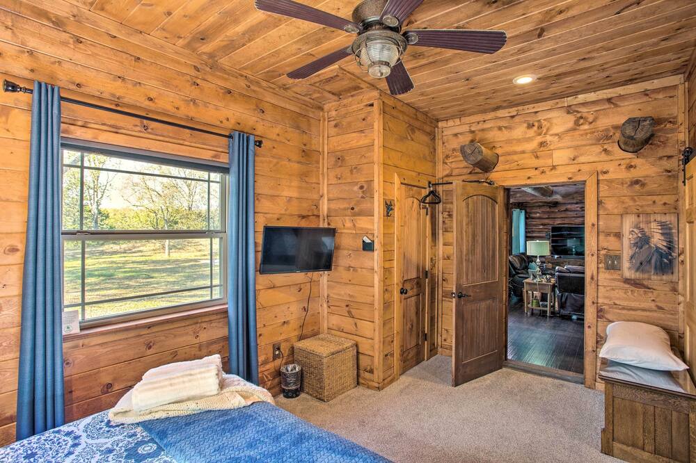 Photo of Bedroom in Durant