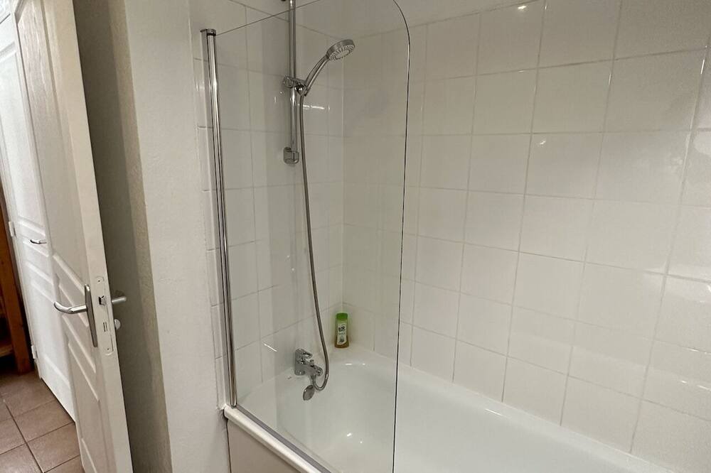 Photo of Bathroom in Gallargues-le-Montueux