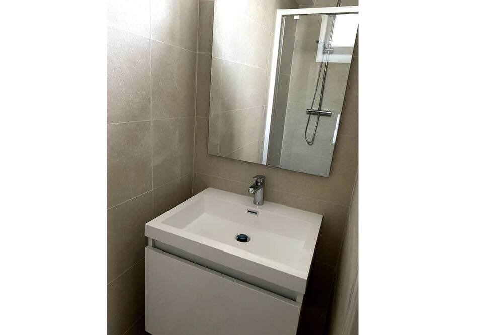 Photo of Bathroom in Tarbes