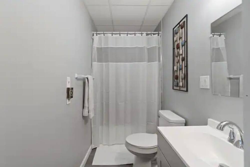 Photo of Bathroom in Albion