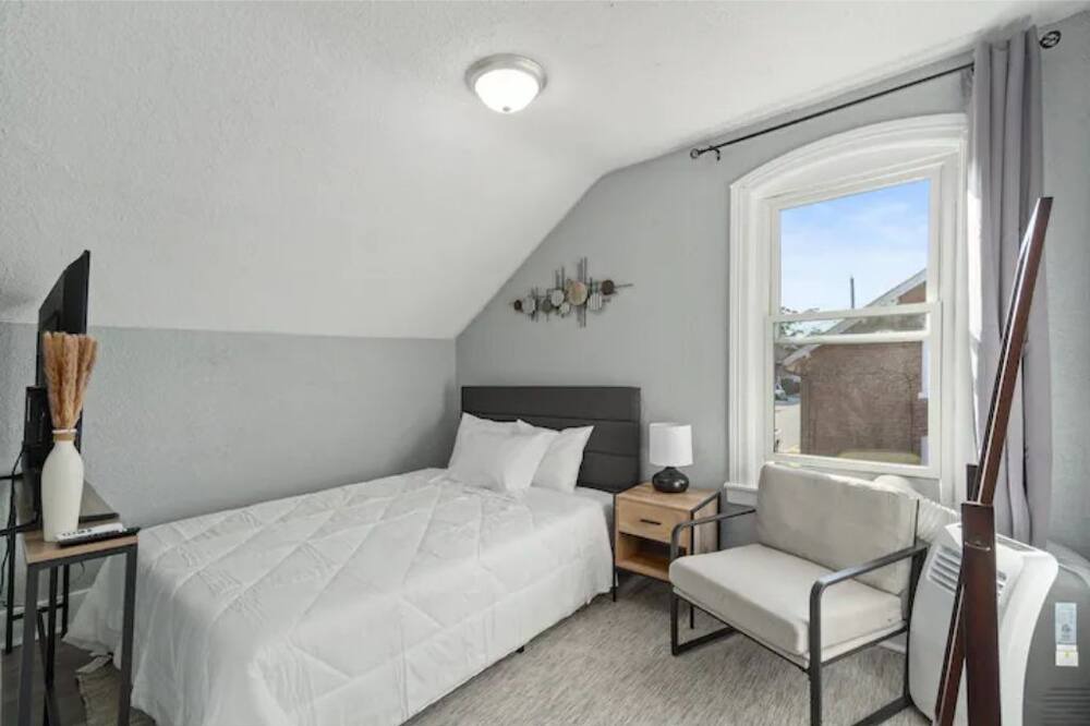 Photo of Bedroom in Albion