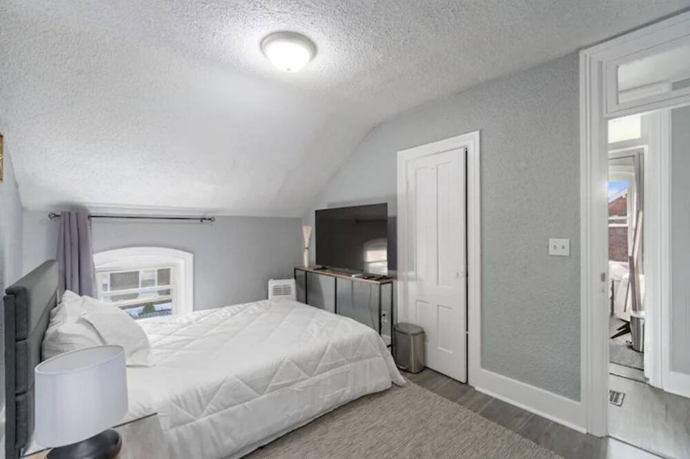 Photo of Bedroom in Albion