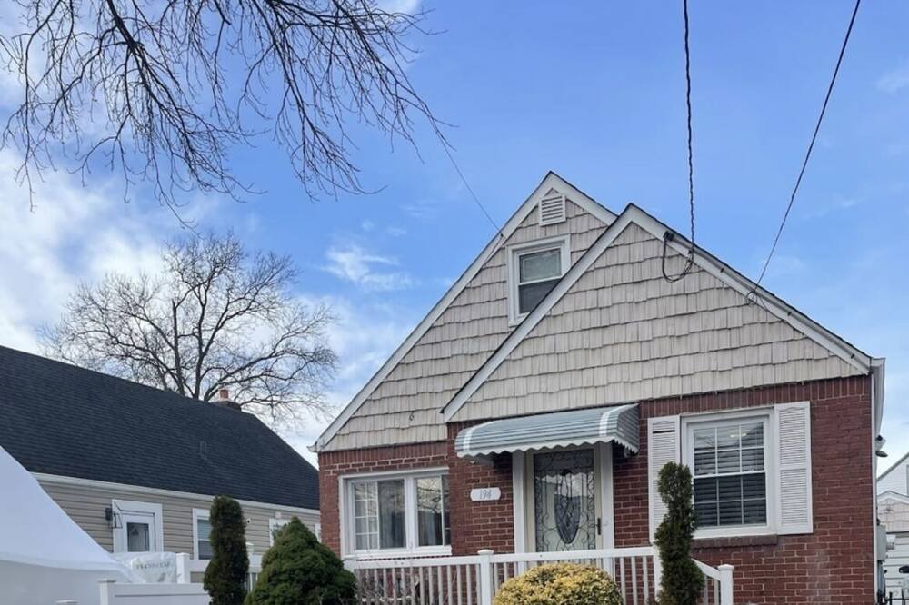 Photo of Outdoor in Elmont