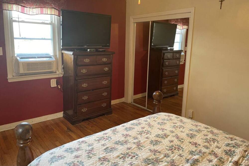 Photo of Bedroom in Elmont