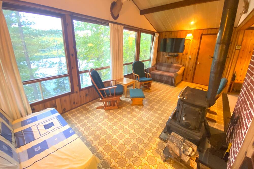 Photo of Livingroom in Lac-Saint-Paul