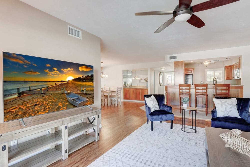 Photo of Bedroom in Royal Harbor