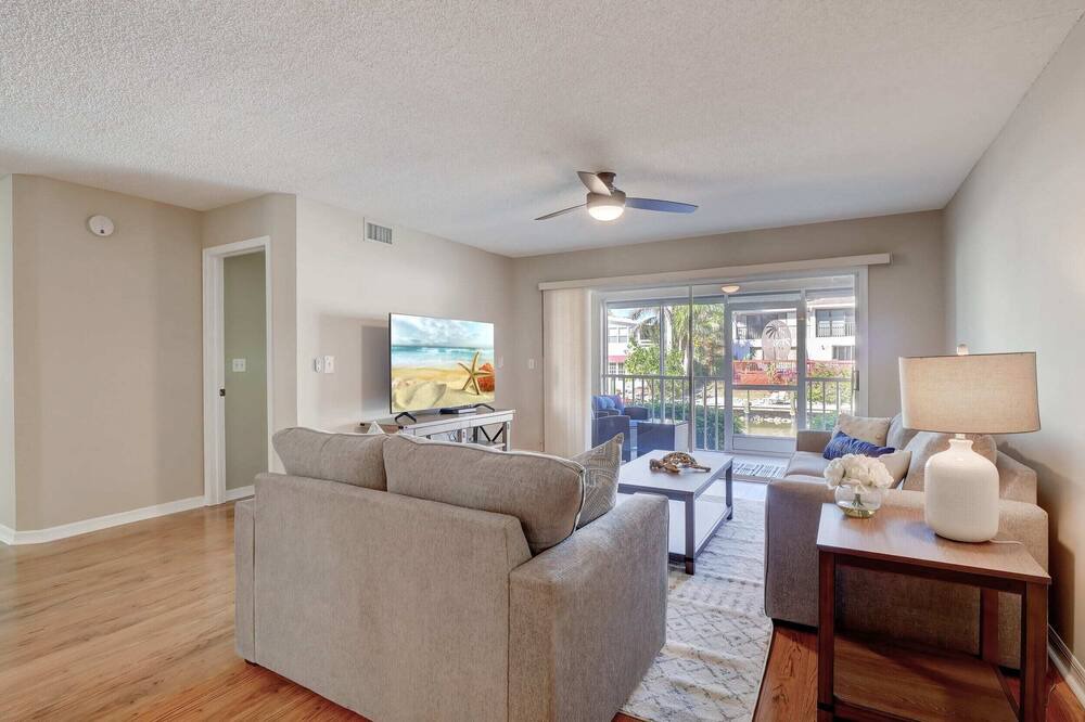 Photo of Bedroom in Royal Harbor