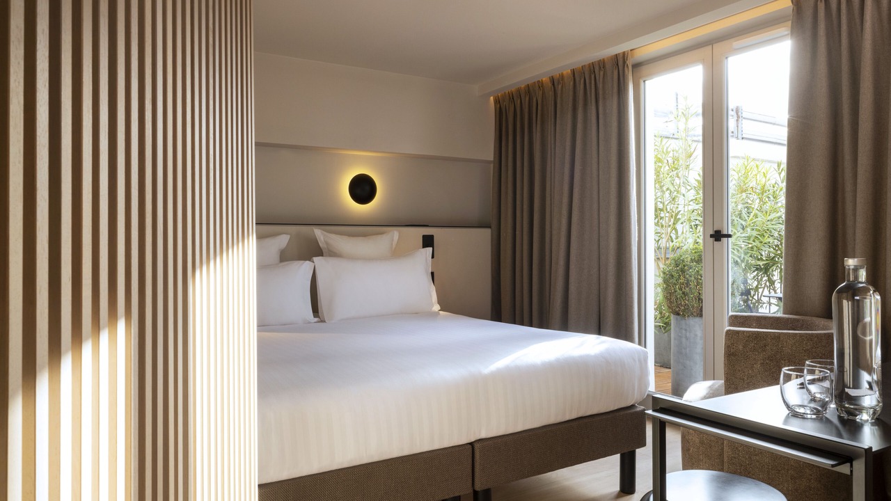 Photo of Bedroom in 10th Arrondissement