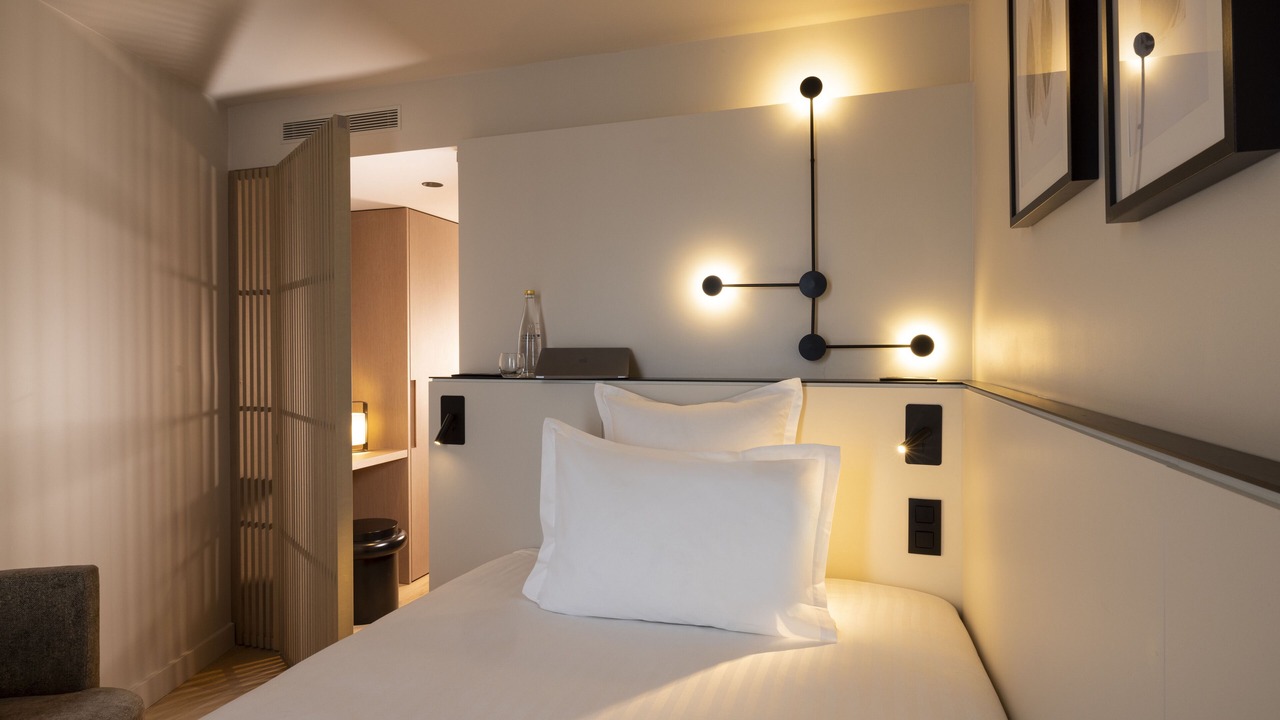 Photo of Bedroom in 10th Arrondissement