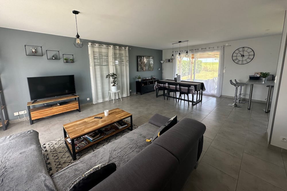 Photo of Livingroom in Fleurat