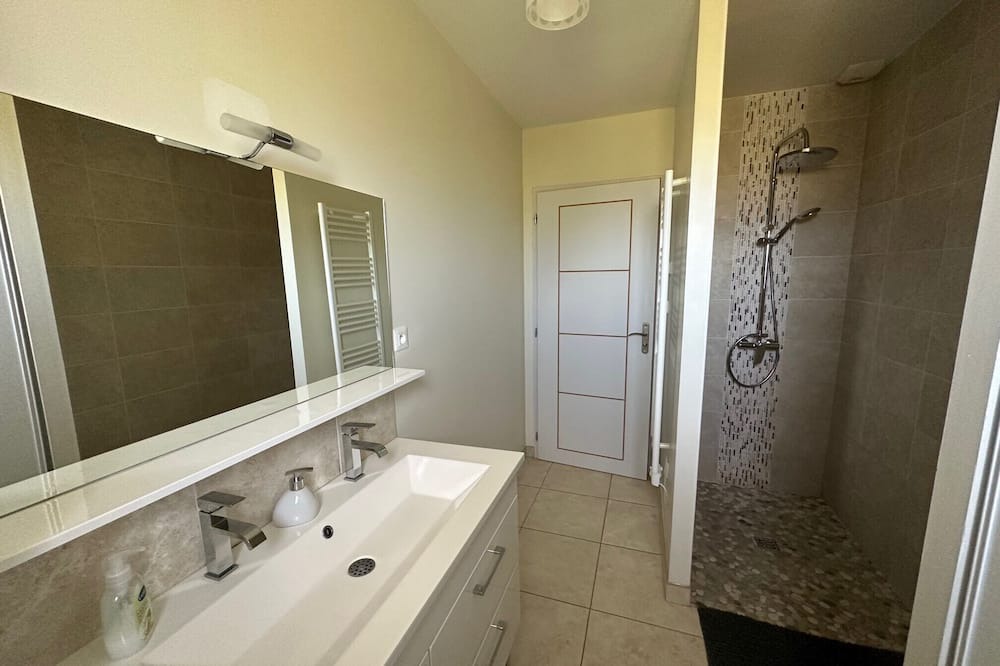 Photo of Bathroom in Fleurat