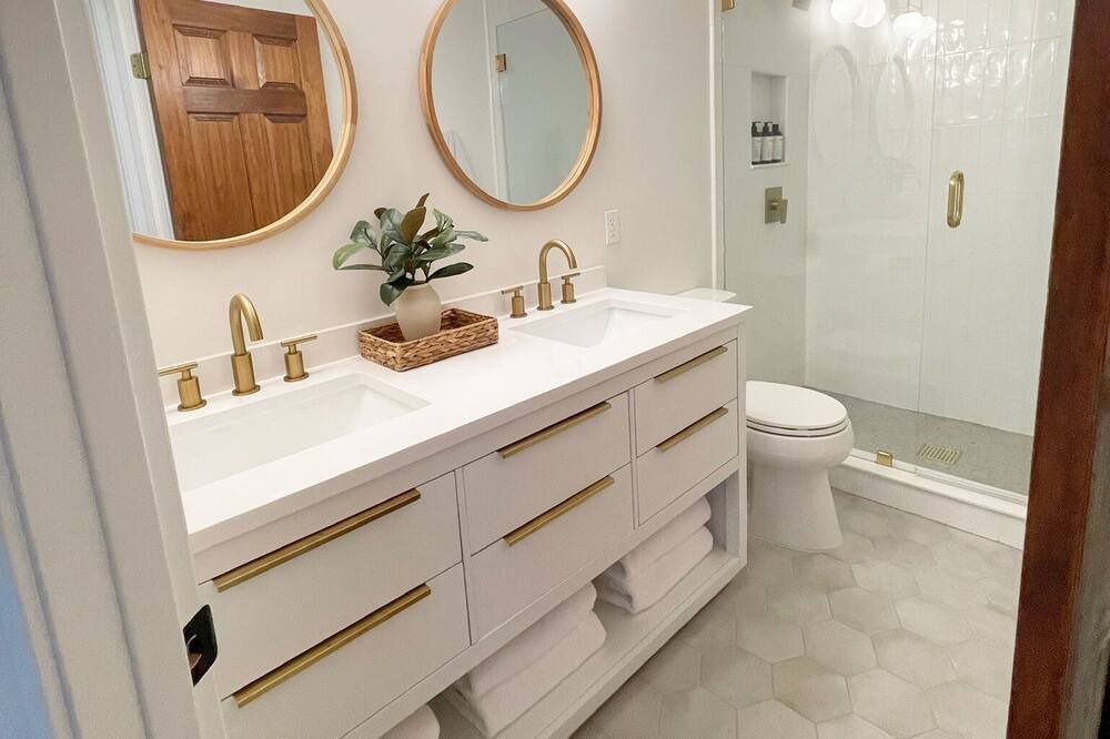 Photo of Bathroom in Weatherford
