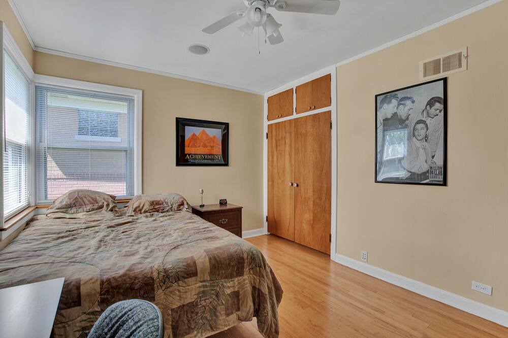 Photo of Bedroom in La Grange Park