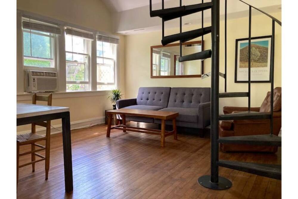 Photo of Bedroom in Evanston