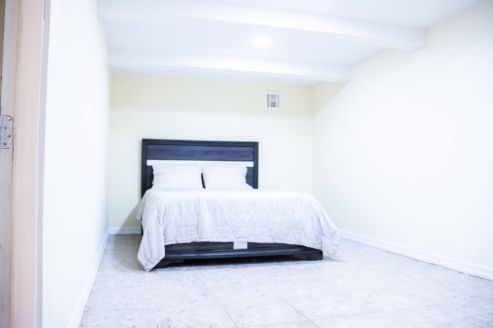 Photo of Bedroom in Bergen Beach