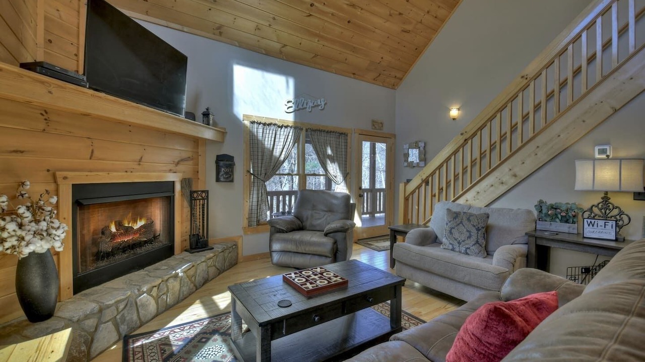 Photo of Livingroom in Eagle Mountain
