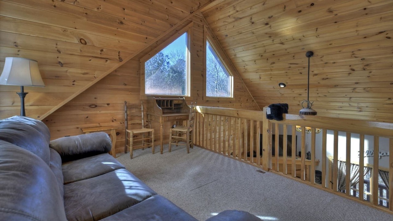 Photo of Livingroom in Eagle Mountain