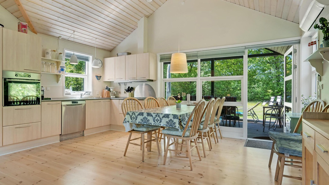 Photo of Kitchen in Skygge
