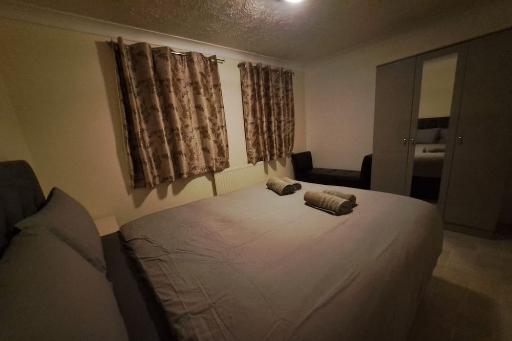Photo of Bedroom in Thamesmead