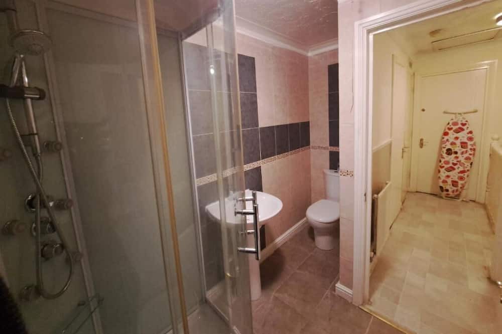 Photo of Bathroom in Thamesmead