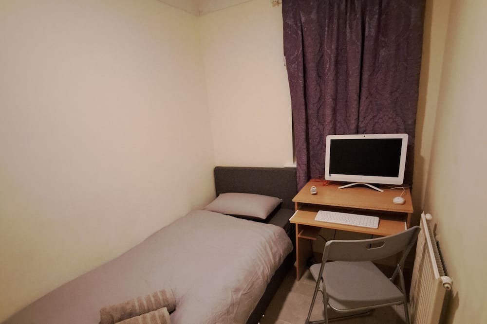 Photo of Bedroom in Thamesmead