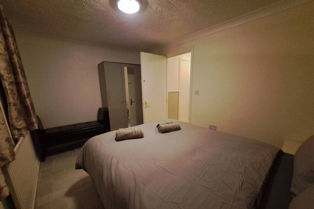 Photo of Bedroom in Thamesmead