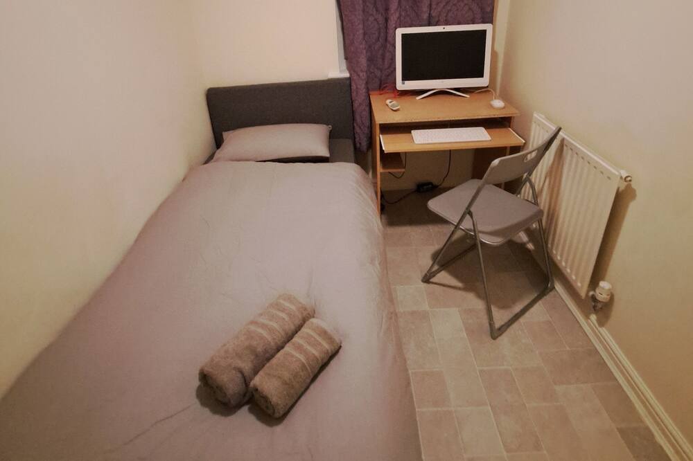 Photo of Bedroom in Thamesmead