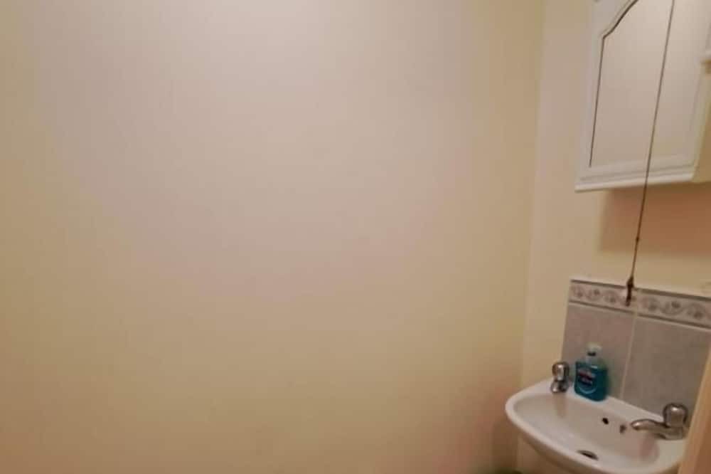Photo of Bathroom in Thamesmead