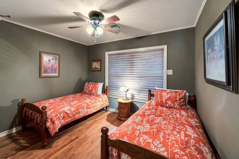 Photo of Bedroom in Woodway