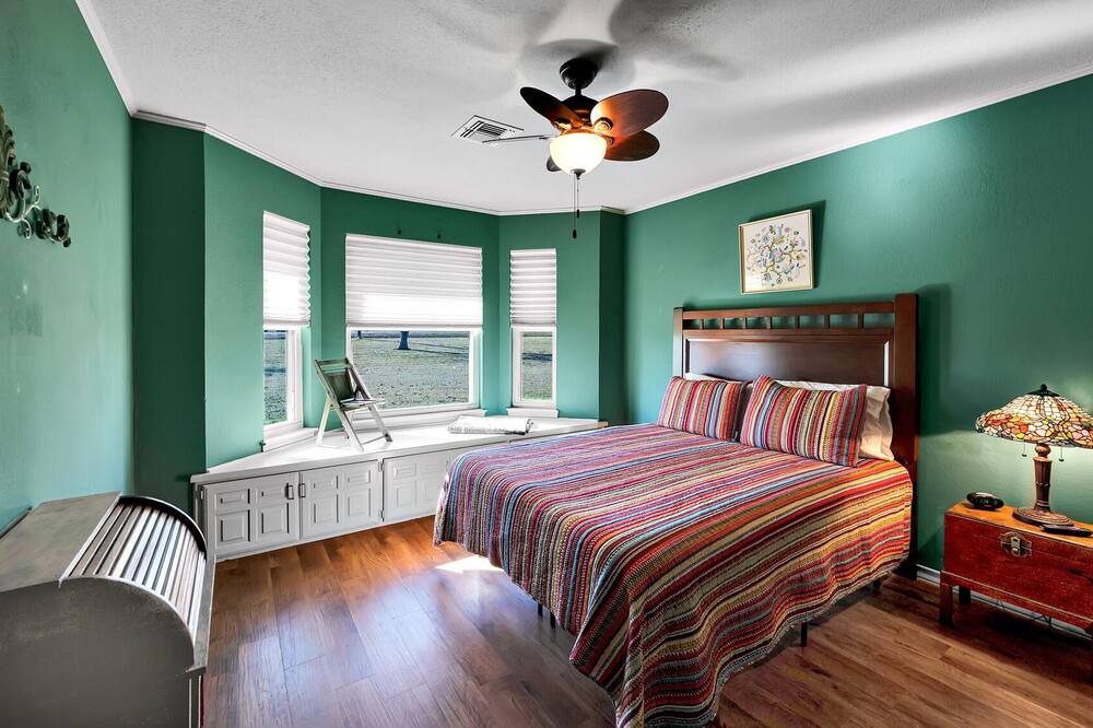Photo of Bedroom in Woodway