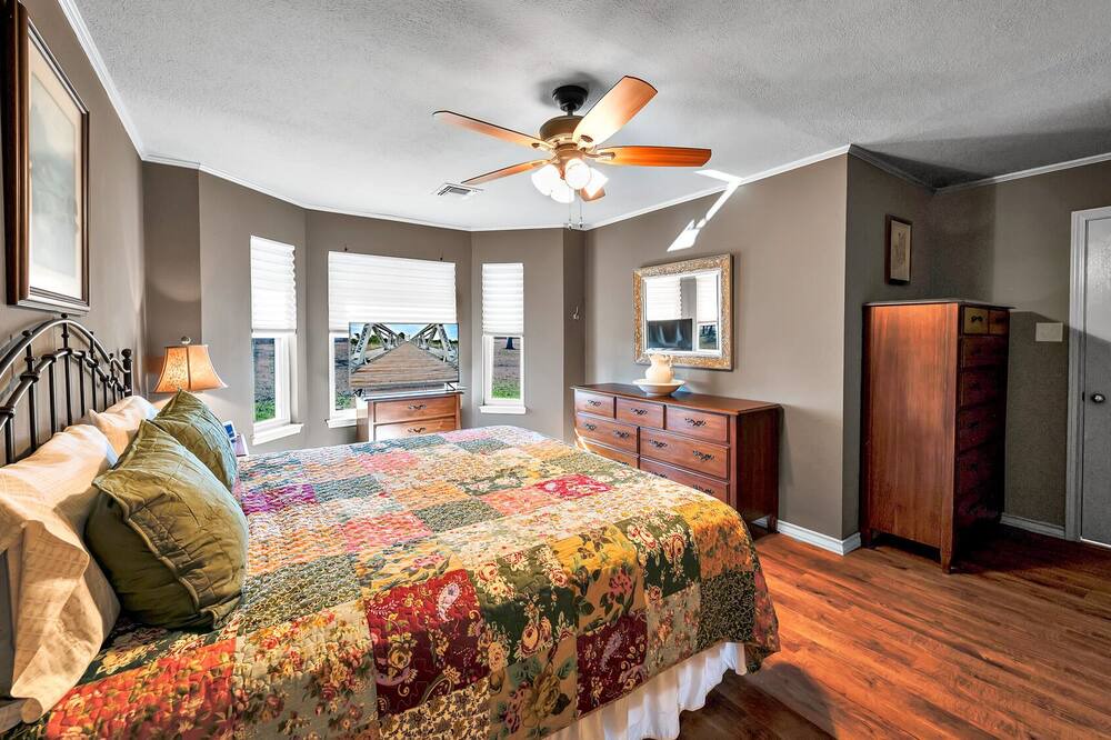 Photo of Bedroom in Woodway