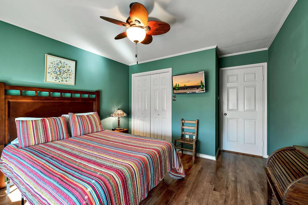Photo of Bedroom in Woodway