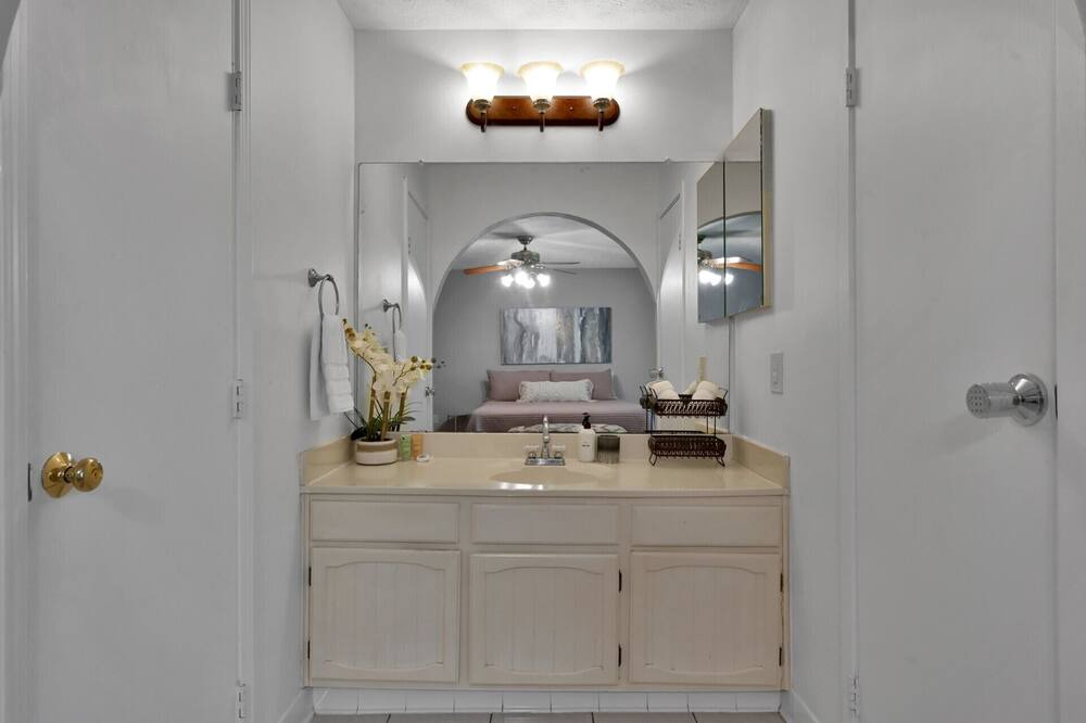 Photo of Bathroom in Grogan's Mill
