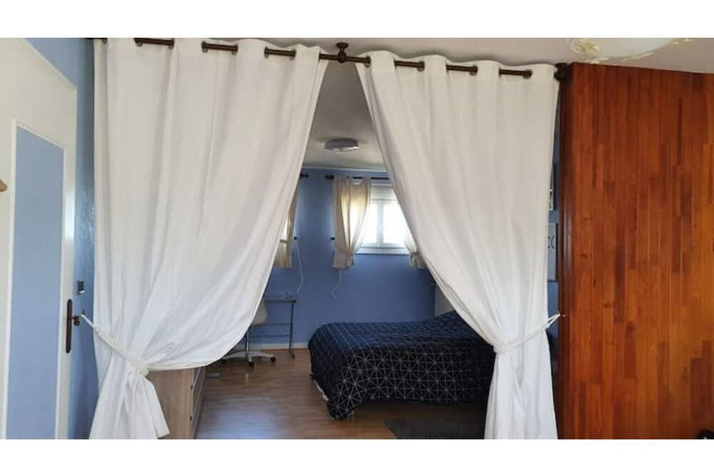Photo of Bedroom in Breuil-Bois-Robert