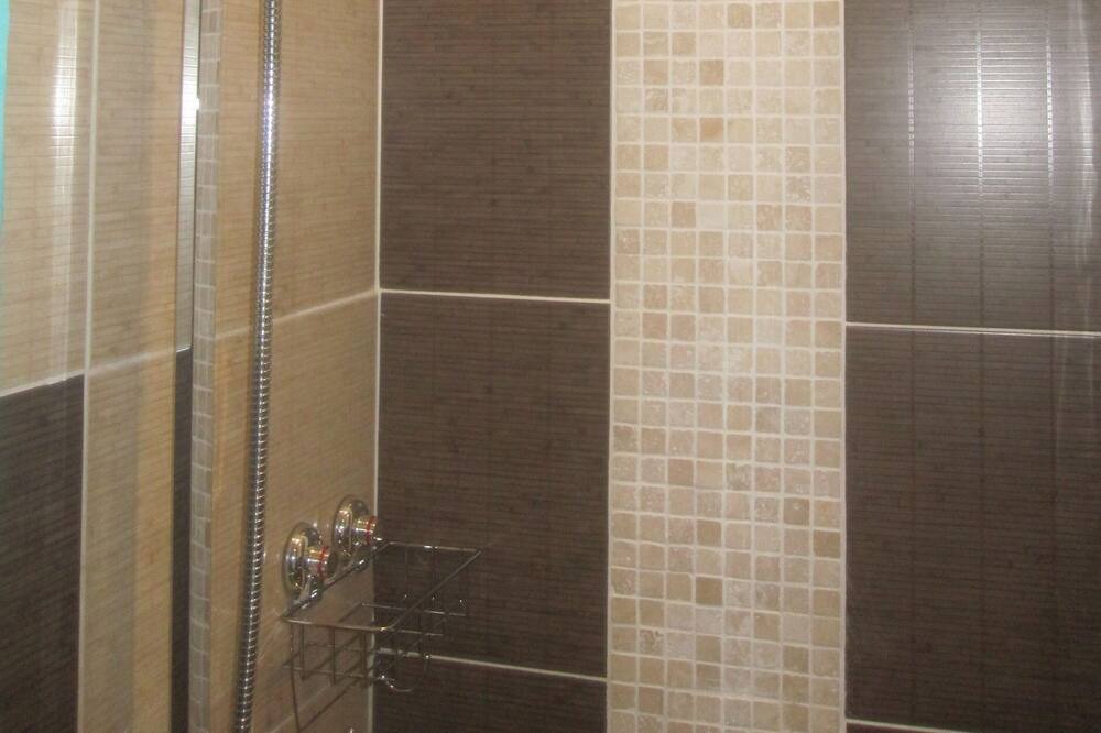 Photo of Bathroom in Ribaute-les-Tavernes