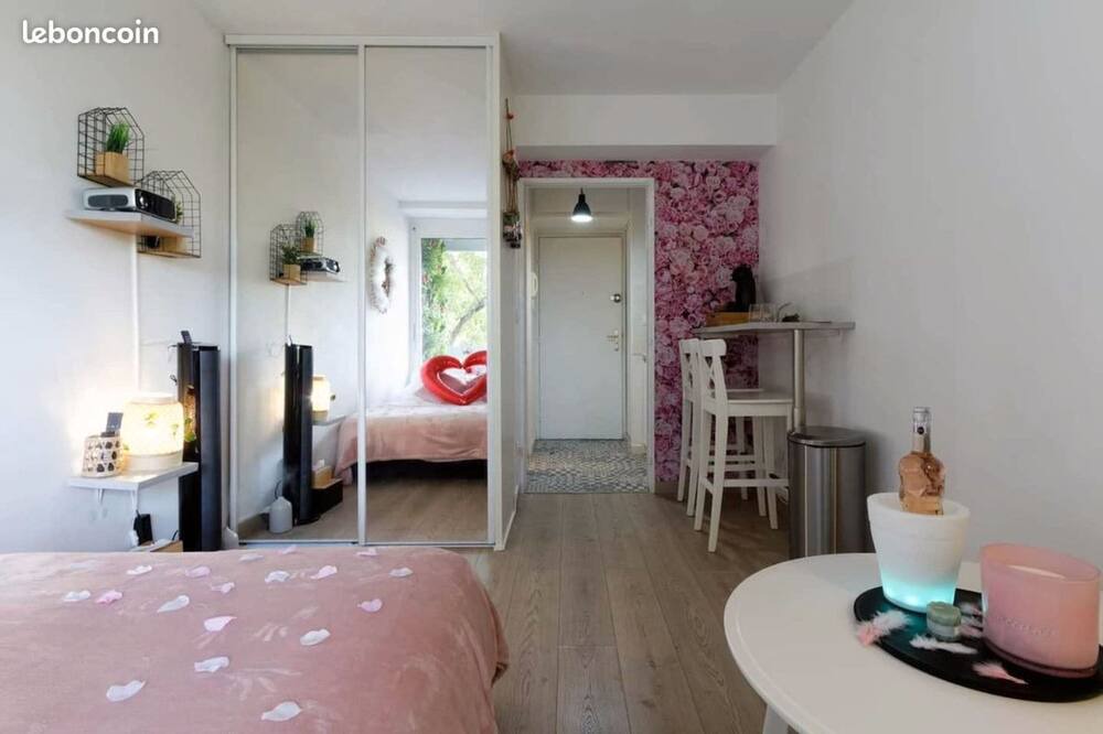 Photo of Bedroom in Beaux Arts-Boutonnet