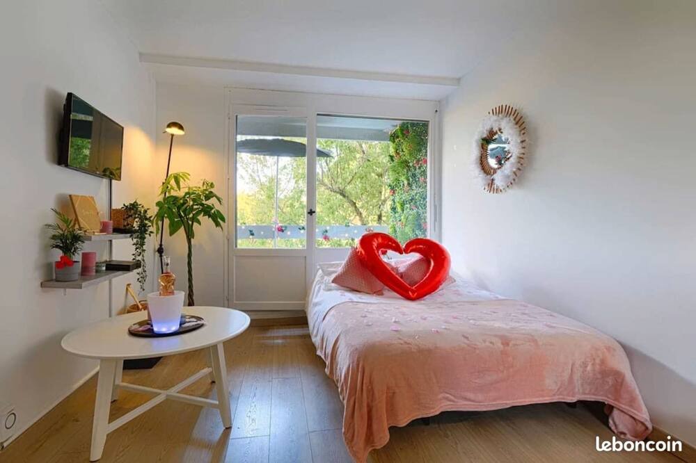 Photo of Bedroom in Beaux Arts-Boutonnet