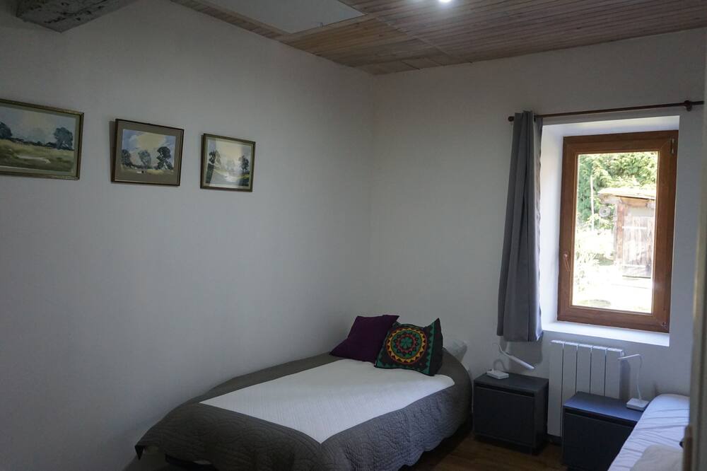 Photo of Bedroom in Castelnau-Durban