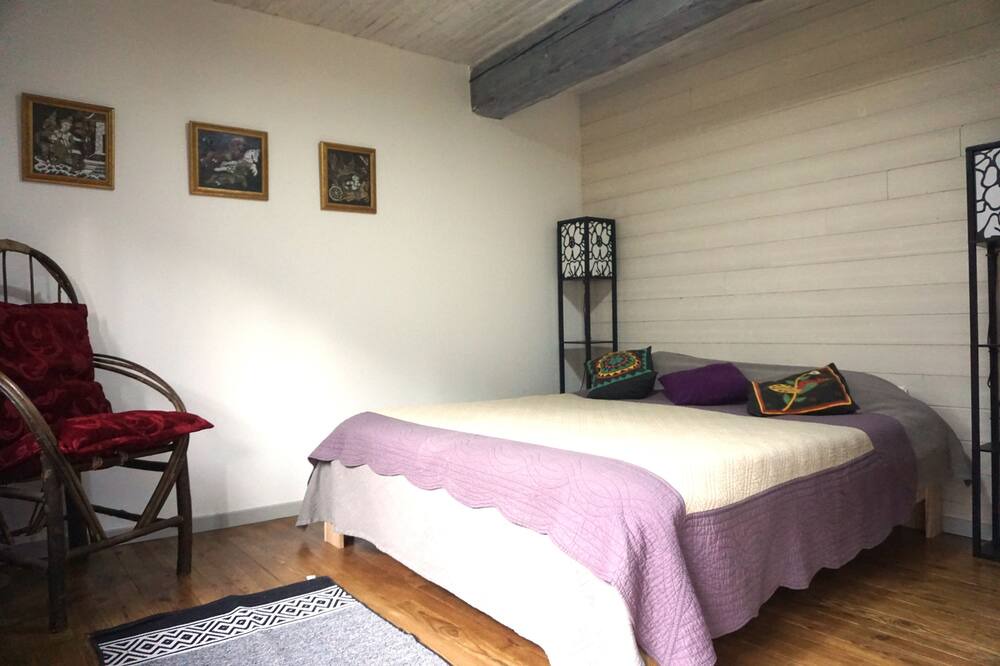 Photo of Bedroom in Castelnau-Durban