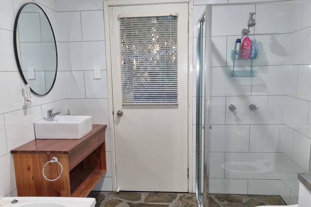 Photo of Bathroom in Landsborough