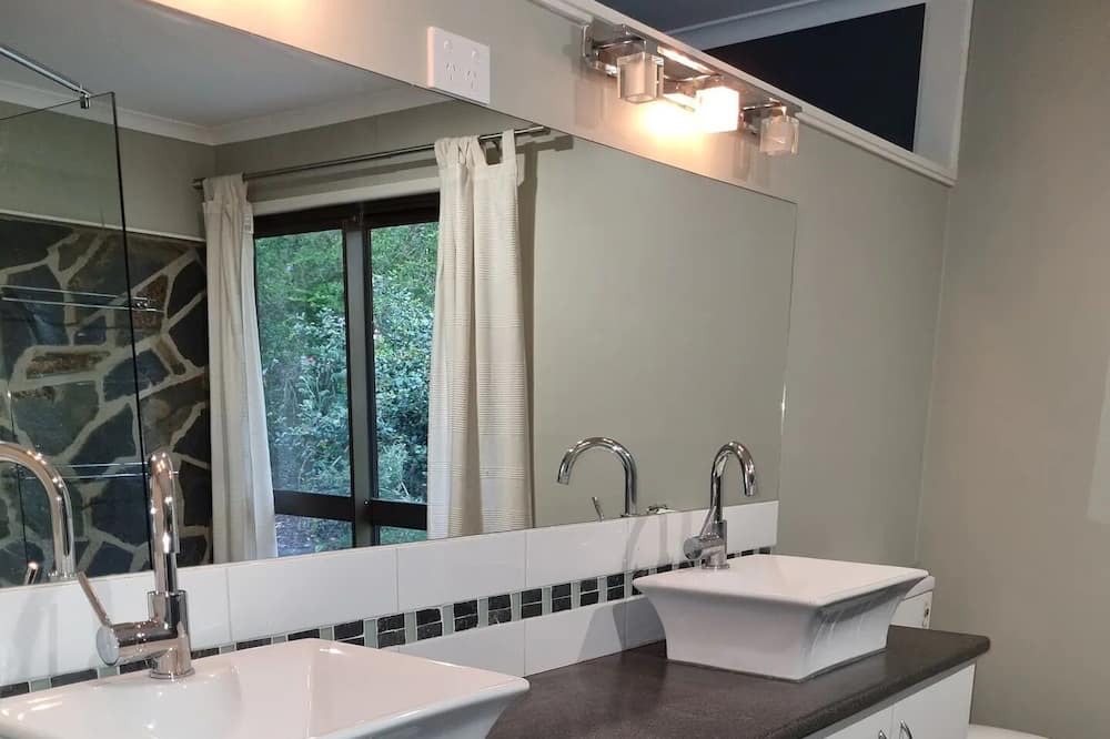 Photo of Bathroom in Landsborough